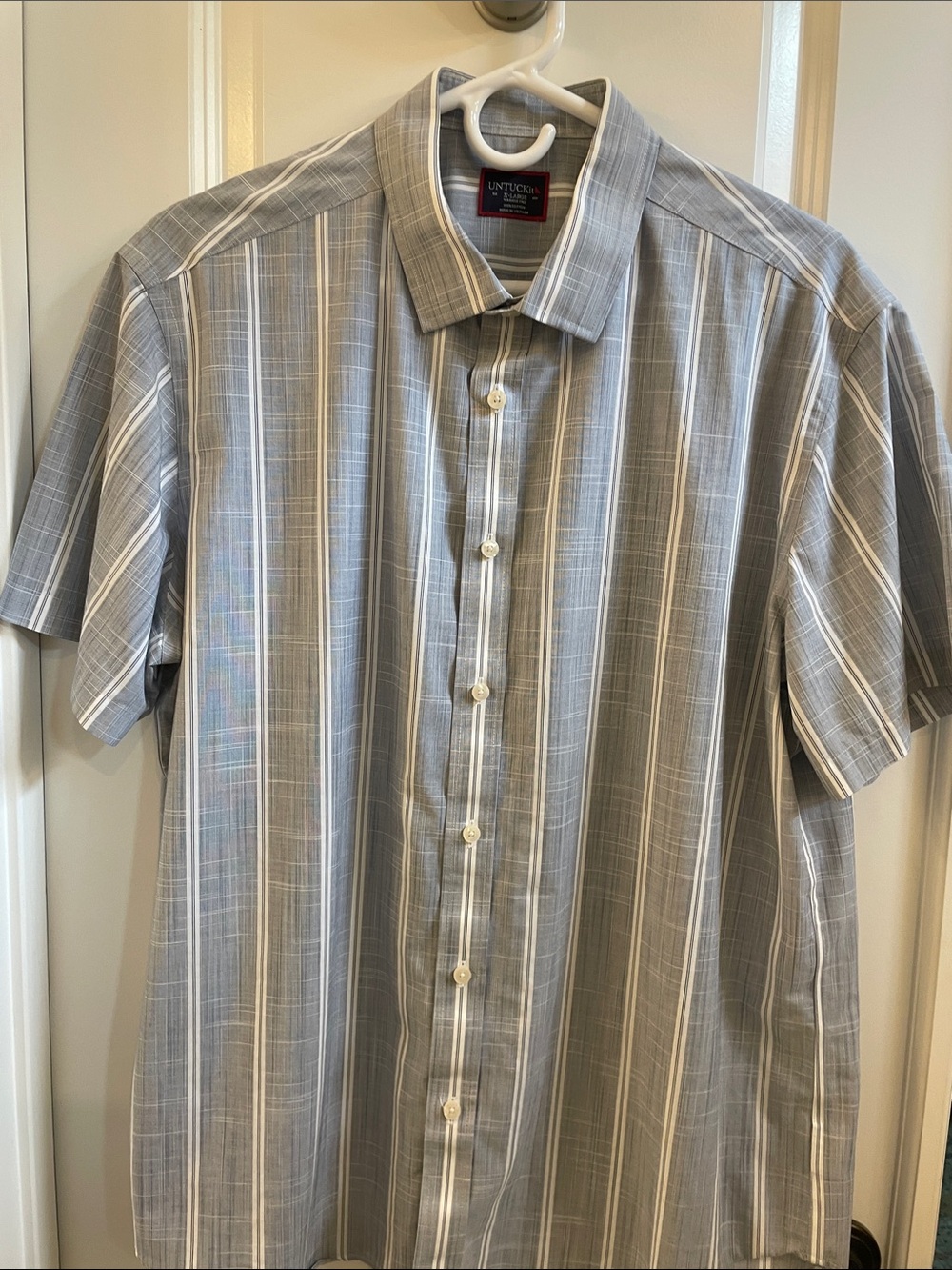 UnTuckit Men’s Short Sleeve Button-Down Shirt - Light Blue with White Stripes